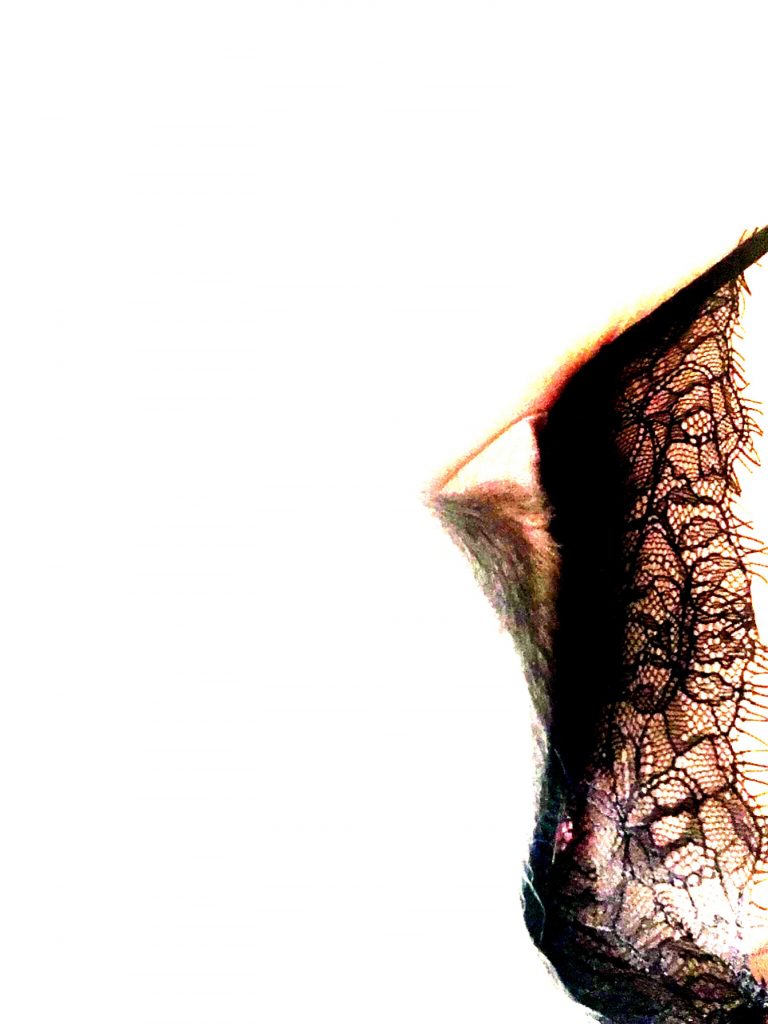 【※画像あり】ダレノガレがTwitterで乳首さらけ出しとるんやが！！　←「なんで消さないんや」「ガチでワロタ」「マジやんけ」・11枚目