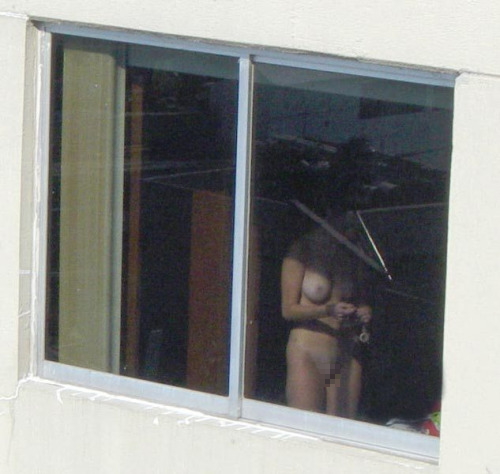 【※女性注意※】窓際についつい裸で数秒間立ってしまったまんさんの末路・・・サクッと人生終了しててワロタ。。。(画像あり)・13枚目