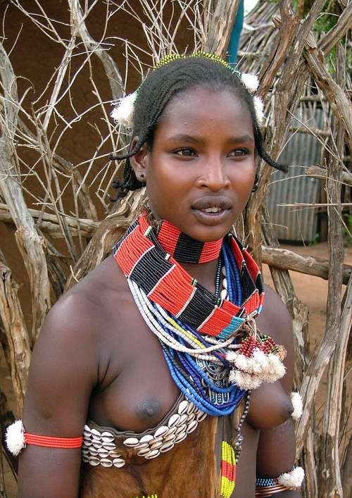 【※エロ画像】「部族の女なんて・・・」とか言ってるヤツちょっとこい。下手な女よりイイ身体してるｗｗｗｗｗｗｗｗｗｗｗｗ・11枚目