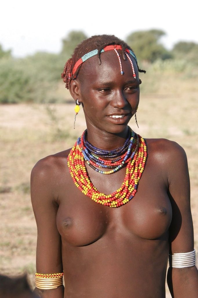 【※エロ画像】「部族の女なんて・・・」とか言ってるヤツちょっとこい。下手な女よりイイ身体してるｗｗｗｗｗｗｗｗｗｗｗｗ・20枚目