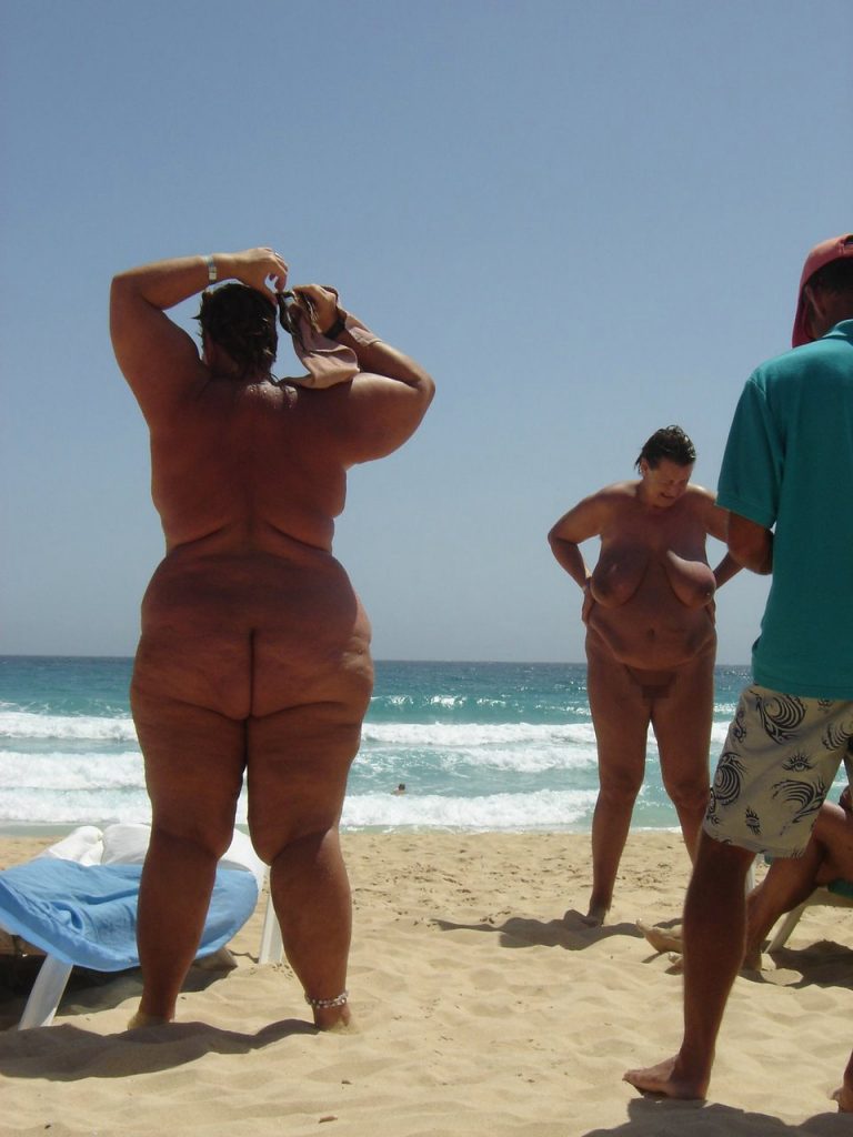【画像大量】「ヌーディストビーチ」にいる 女の子 たちの画像まとめ。(115人)・92枚目