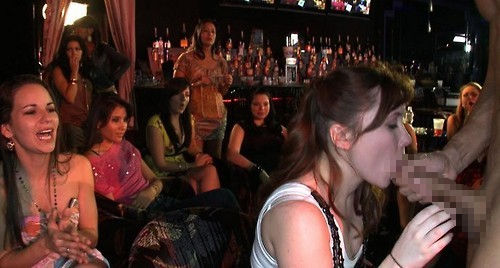 【エロ画像】夜遊び女子がクラブに行ったらこうなる…これは引くわ。。・13枚目