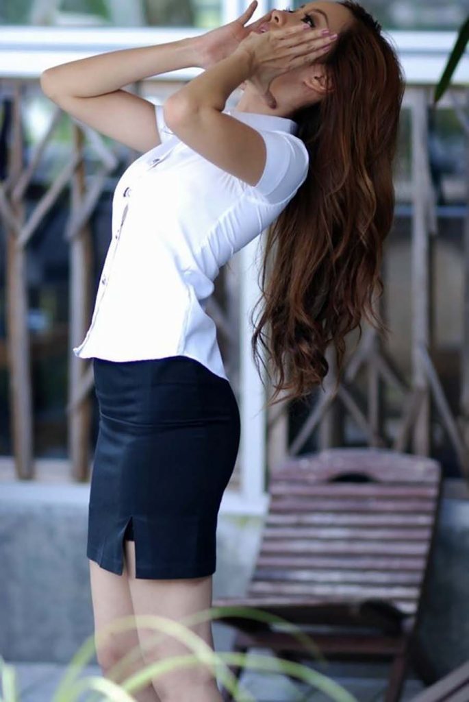 【画像あり】タイの女子学生の制服がエロい画像まとめ。これ男じゃないよね？？・24枚目