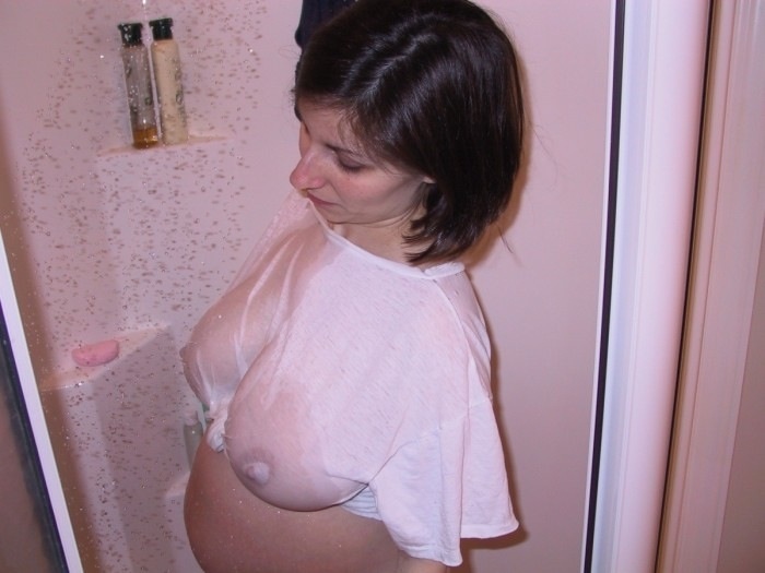 【妊婦エロ】ボテ腹まんさんのヌード記念写真。出ベソ率高いなｗｗｗｗｗｗ・9枚目