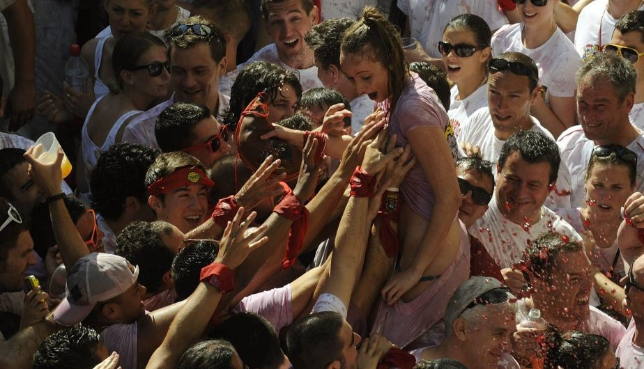 ガチで”おっぱい”揉み放題のスペインのサン・フェルミン祭とかいうイベントｗｗｗｗｗ(画像あり)・11枚目
