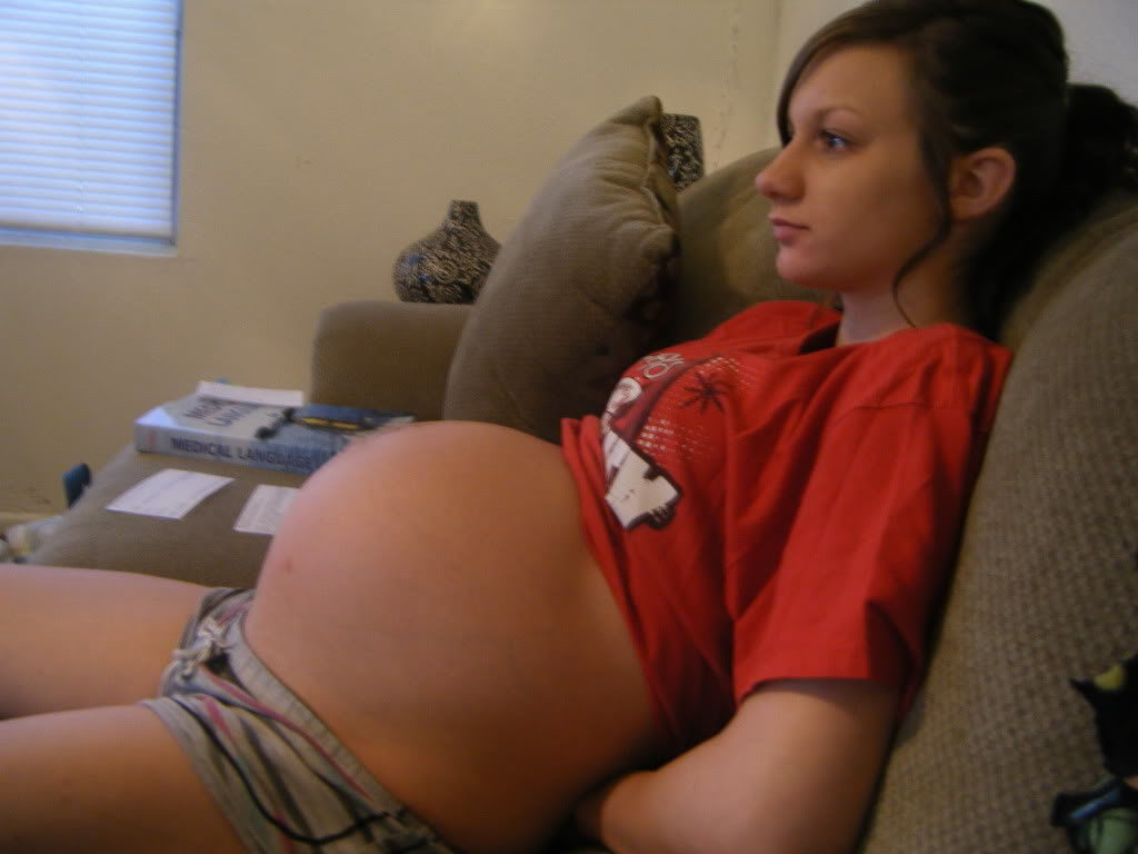 【妊婦】10代で孕んでしまった女さん、SNSでボテ腹エロ画像をうｐするｗｗｗｗｗｗ(画像あり)・6枚目