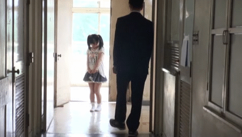 日本にしかない”文化”女の子にイタズラするっていうAVがこれ・・・（GIF21枚）・20枚目