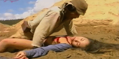 【エロGIF】死んだ”女”をレイプする軍人がこちら…マジのキチですわ。・5枚目