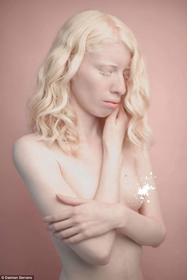 ”アルビノ”な美女のヌード写真集。ガチで全部が真っ白ｗｗｗｗｗｗｗ（23枚）・8枚目