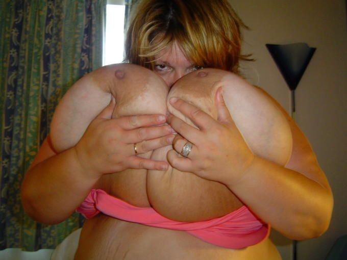 【超乳】海外の爆乳女さんのエロ画像。このレベルはただのバケモノです・・・（エロ画像）・15枚目