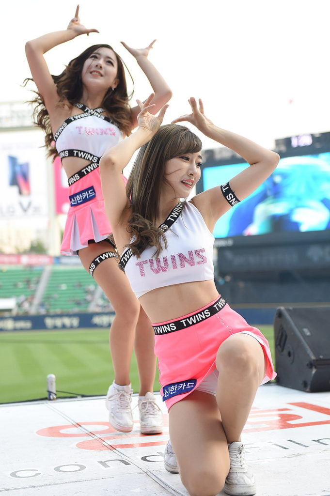 韓国のエロチアリーダー、世界レベルのセクシーダンスをご覧くださいｗｗｗｗｗｗ（エロ画像）・4枚目