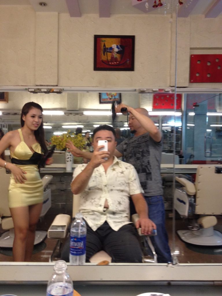 【エロ画像】ベトナムの抜きアリ理髪店がこちらです。メインは抜きｗｗｗｗｗｗ・27枚目