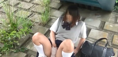 【JK盗撮】学校内にカメラを仕込まれた女の子たち、着替えをバッチリ撮られる・・・（GIFあり）・6枚目