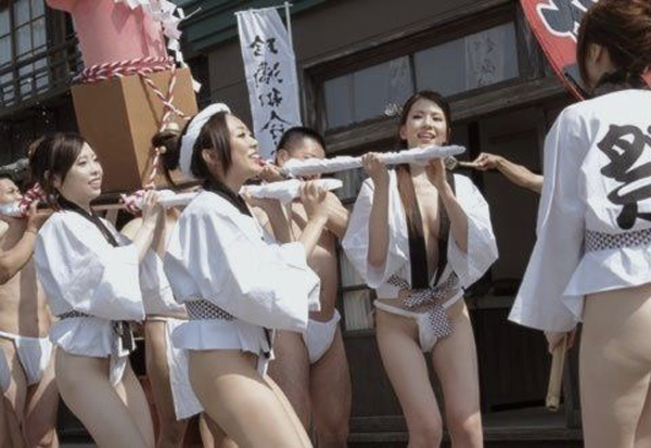 【エロ画像】日本でも最もエロい「祭り」がこちら。10代もいるらしい…・26枚目