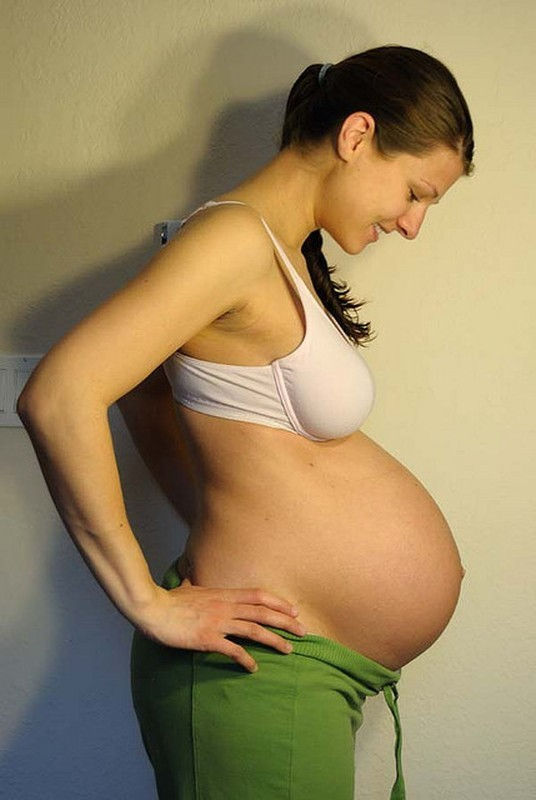【出産エロ】妊婦まんさん、将来の子供に見られたくない行為をしちゃう・・・（GIFあり）・65枚目
