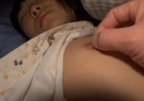 【昏睡GIF】寝てる女の子が無残にヤラれまくる光景・・・胸糞すぎ・・・・・1枚目