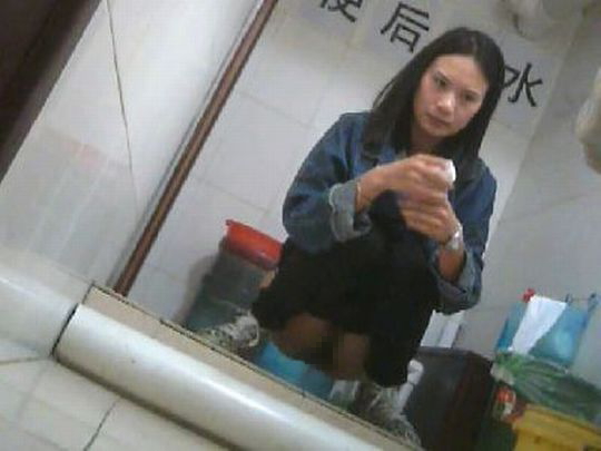 【エロ画像】中国の女子トイレ事情。まるまる見えｗｗｗｗｗｗｗｗ・19枚目