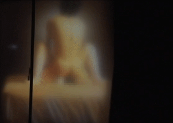 【民家盗撮GIF】部屋でカーテンも閉めずセックスしてたりオナニーしてたり、世界中にばら撒かれた民家盗撮エロGIF・2枚目