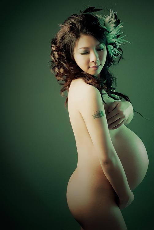 【出産エロ】妊婦まんさん、将来の子供に見られたくない行為をしちゃう・・・（GIFあり）・105枚目